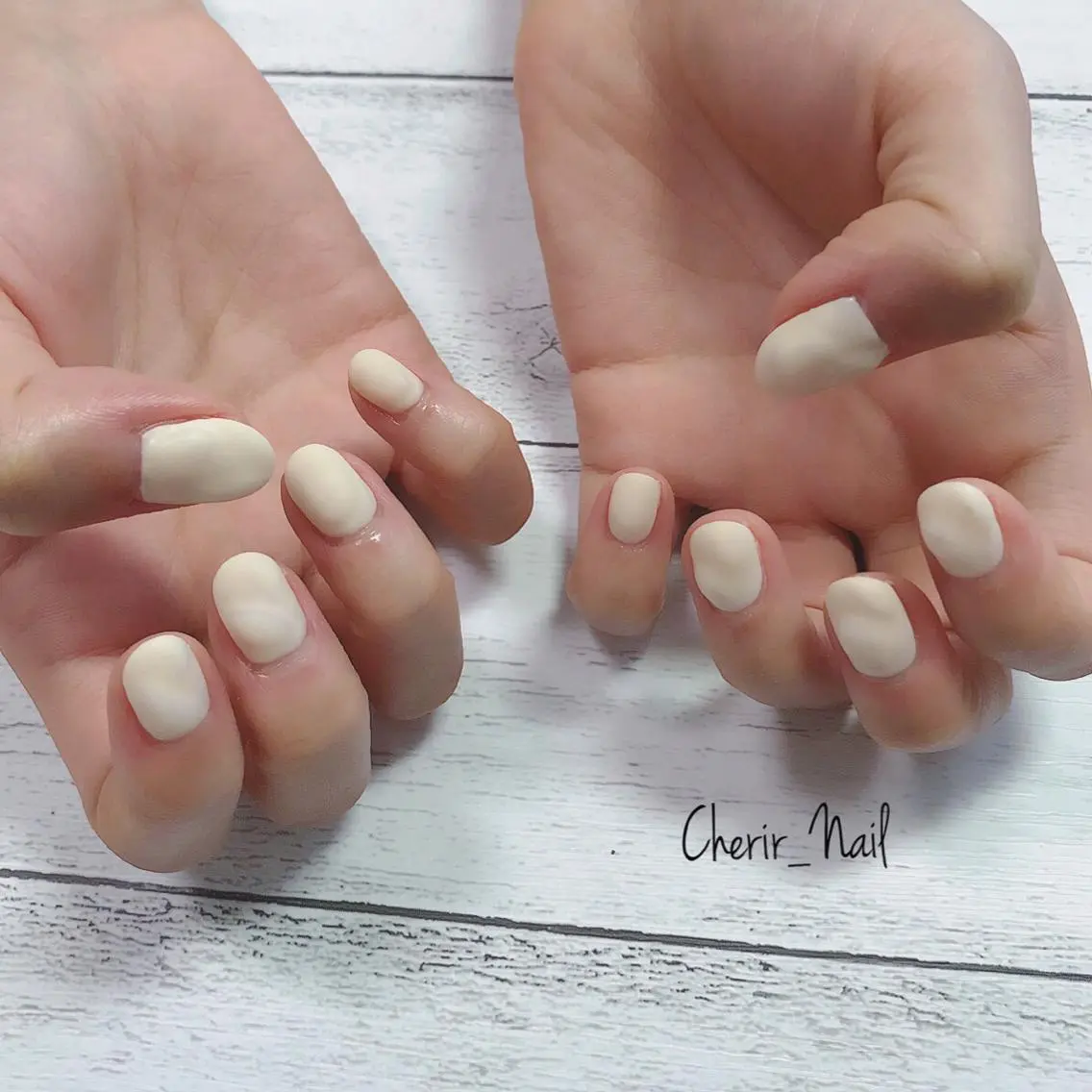 ネイル ワンカラーネイル シンプルネイル ホワイト Cherirnail kaoriのネイルデザイン