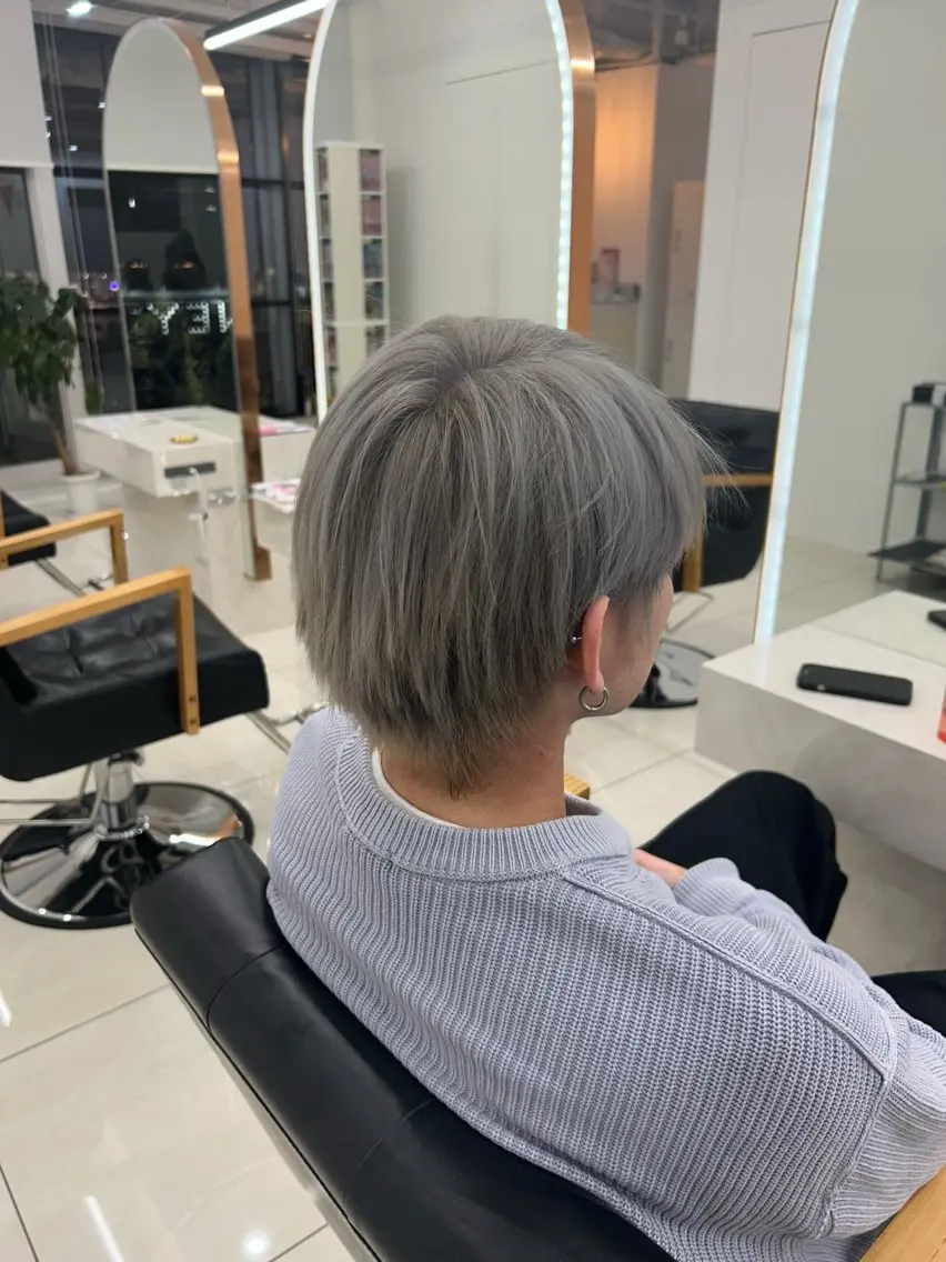 カラー メンズ ダブルカラー ラベンダーカラー シルバー Kurumi リトル渋谷のヘアスタイル