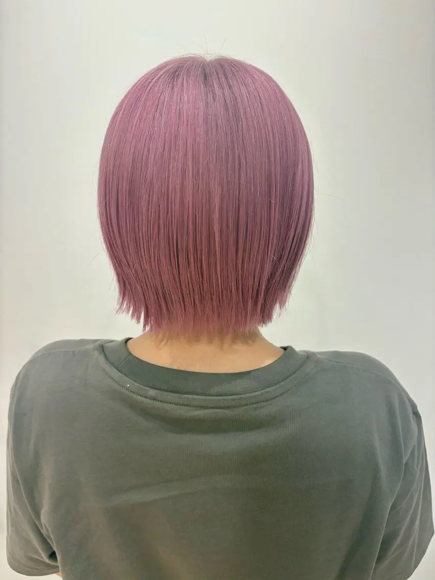 ショート カラー ブリーチ ピンクカラー ボブ 鵜飼 未玖のヘアスタイル