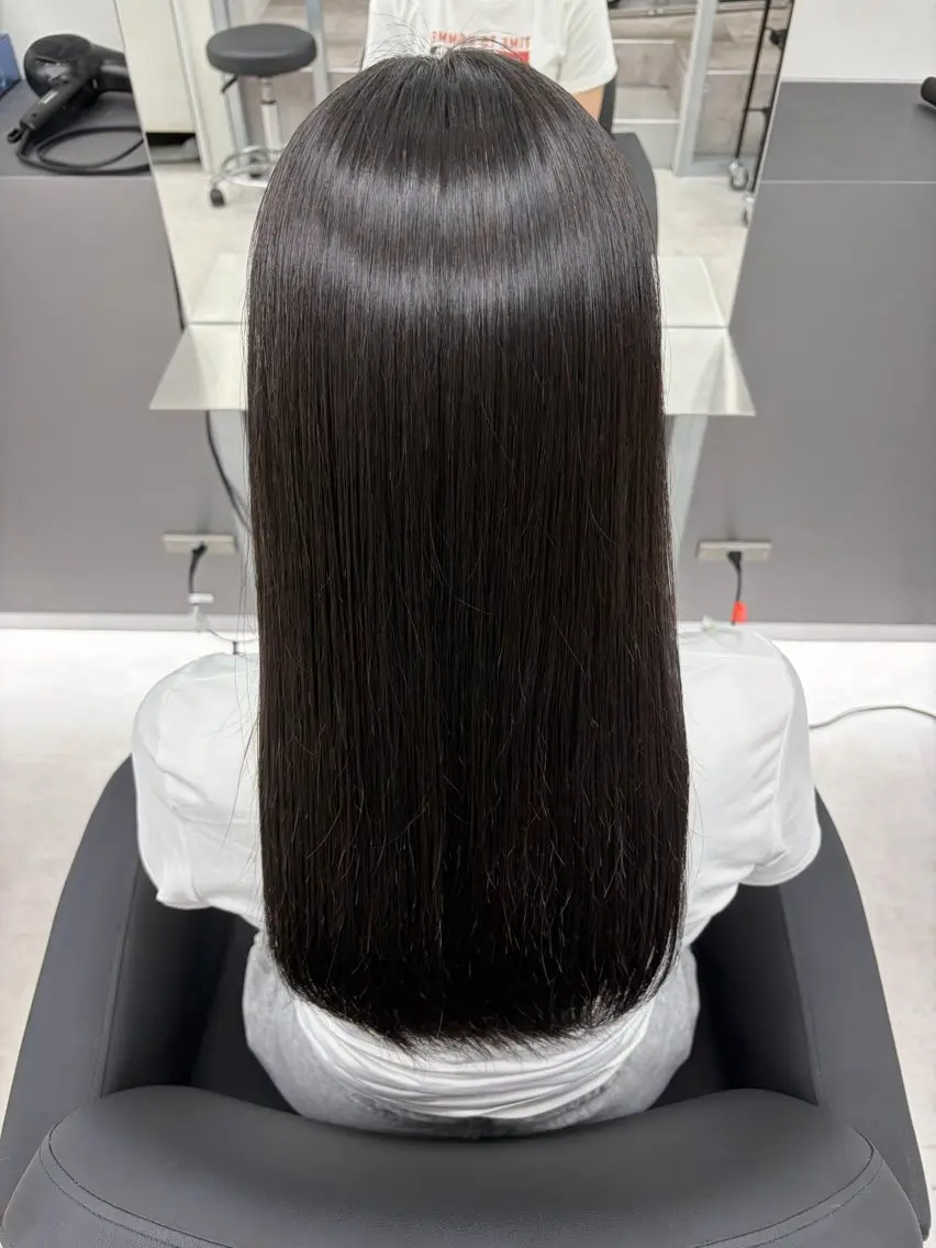 ロング 縮毛矯正 白石 彩音のヘアスタイル