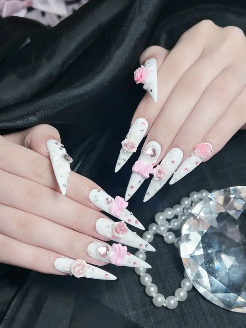ネイル フラッシュネイル フレンチネイル グラデーション キラキラネイル 韓国ネイル ハンドネイル Hy nailsのネイルデザイン