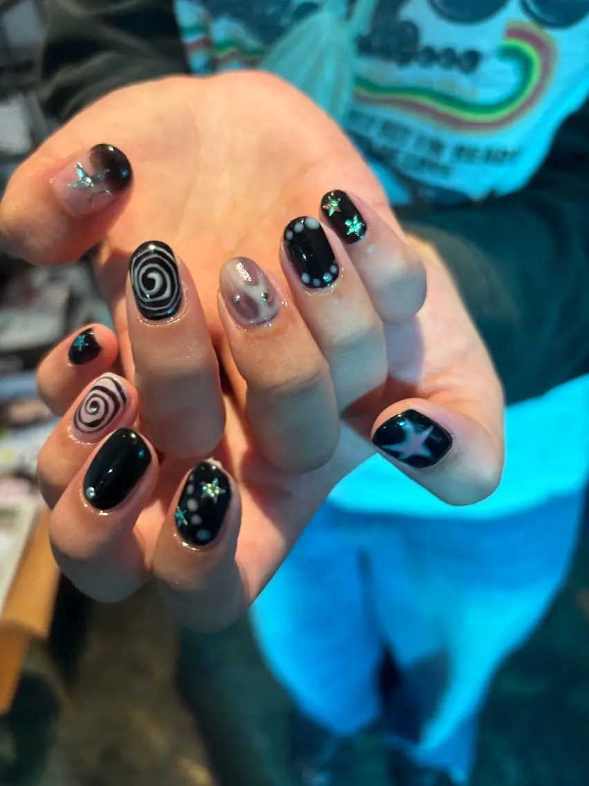 ネイル Nailstudio Hulmのネイルデザイン