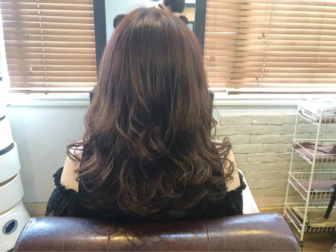 セミロング カラー グレージュ ピンクカラー 増山 大起のヘアスタイル