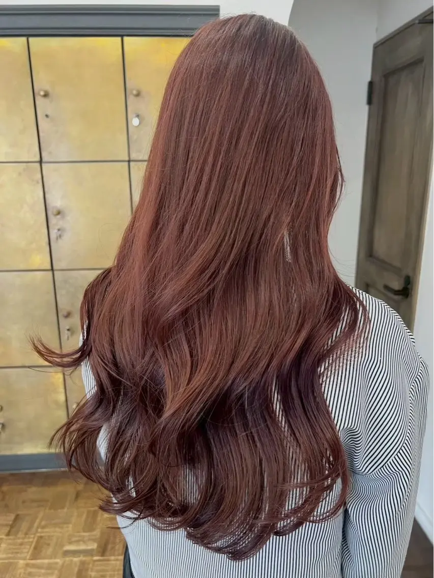 ロング カラー 森 彩夏のヘアスタイル