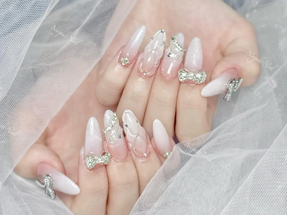 ネイル 🦋 Queenieのネイルデザイン