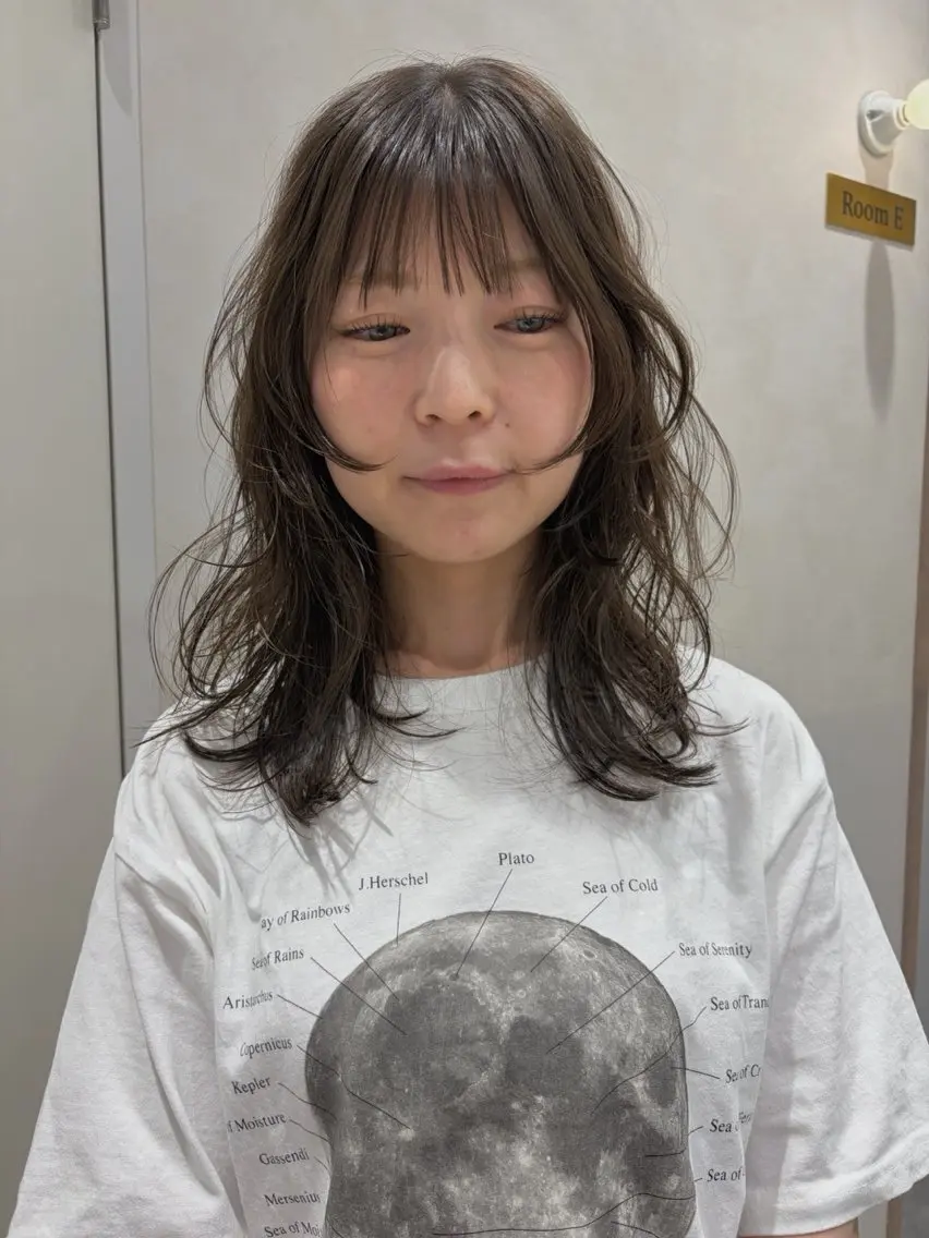 ミディアム カラー レイヤーカット カット ヘアカラー トリートメント 砂原 ひよりのヘアスタイル