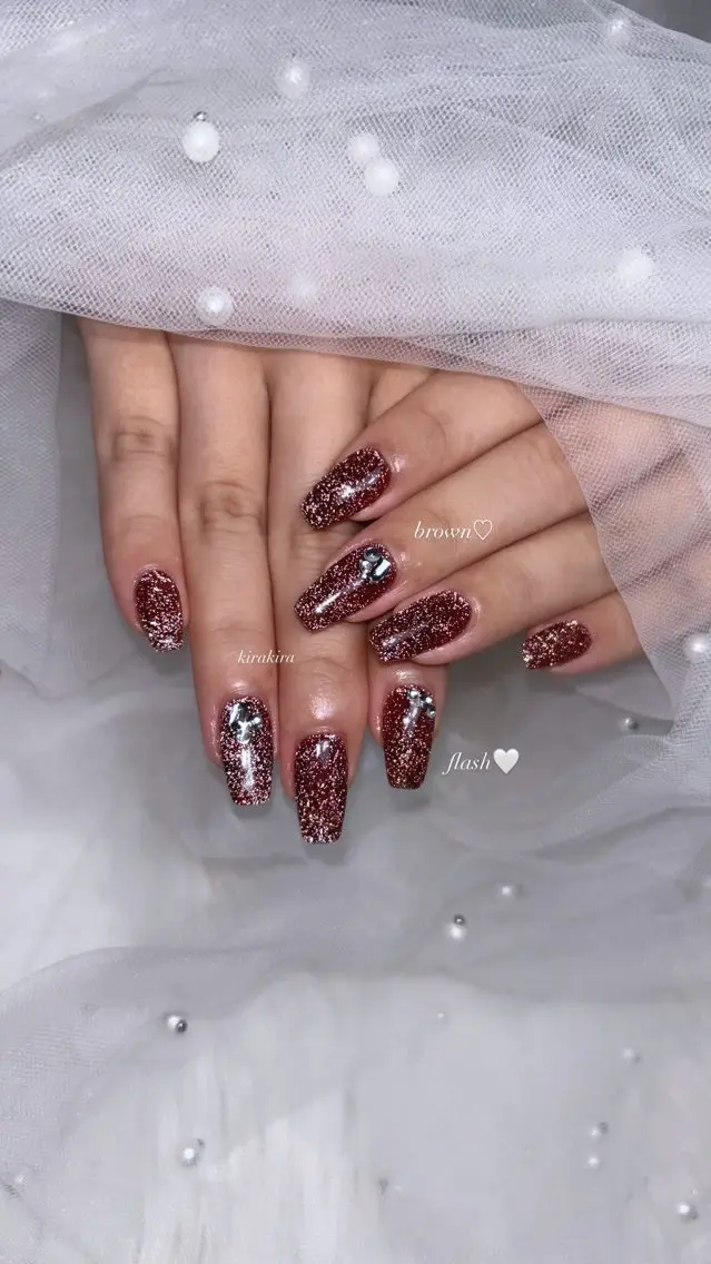 ネイル ブラウン フラッシュネイル ワンカラーネイル ハンドネイル 𝑬𝑹𝑰𝑲𝑨 𓂃🎀𓈒𓏸のネイルデザイン