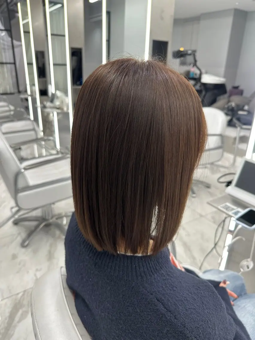 ショート ヘアカラー ハイトーン✖️ 縮毛矯正シュンペイのヘアスタイル