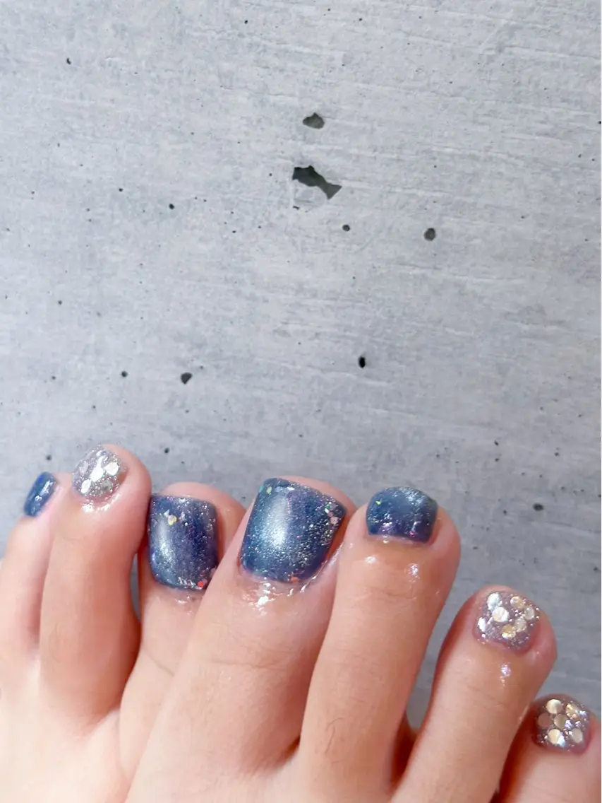 ネイル フラッシュネイル フットネイル キラキラネイル ラメ(グリッター) マグネットネイル Lira nailのネイルデザイン