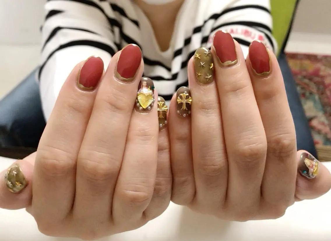 ネイル mano nella manoのネイルデザイン