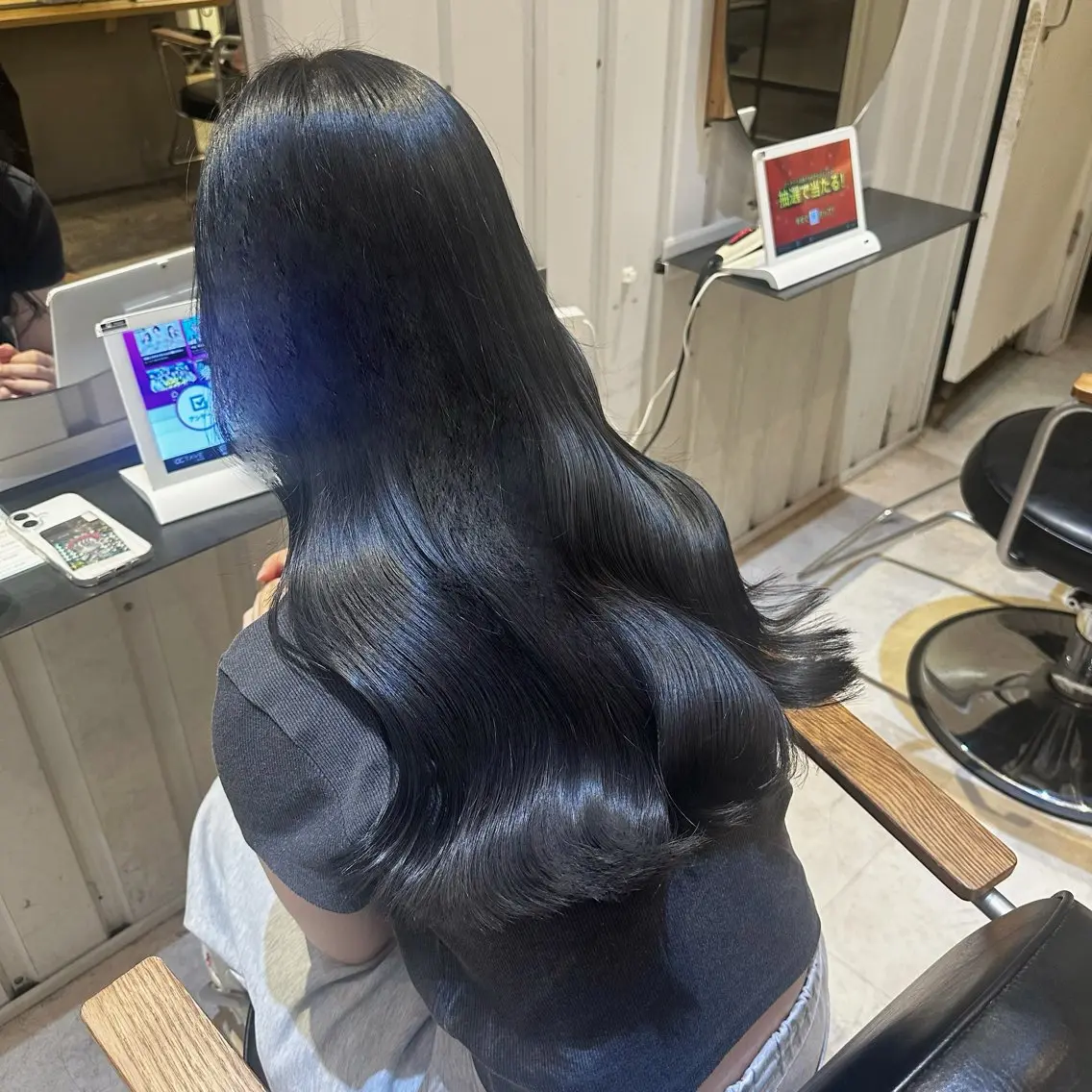ロング カラー 黒髪 ブルーカラー ブルーブラック 髪質改善 韓国風ヘア カット ヘアカラー ✨本格的韓国スタイル 特化✨ﾊﾙｶ✨️のヘアスタイル