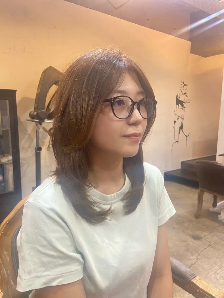 セミロング レイヤーカット 岡本 蓮太のヘアスタイル