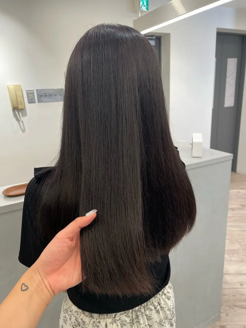 セミロング カラー 岡本 凛大郎のヘアスタイル