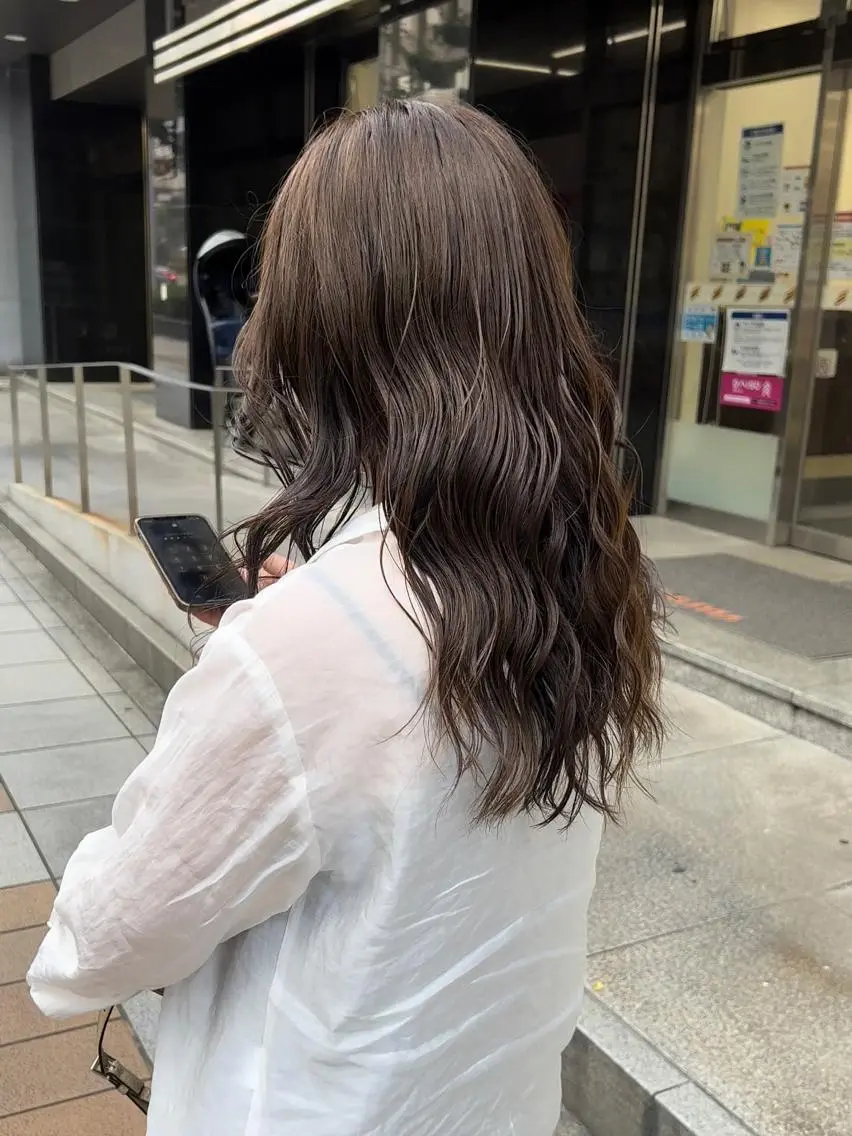 髪への負担を抑えた透明艶感カラー🍋の写真