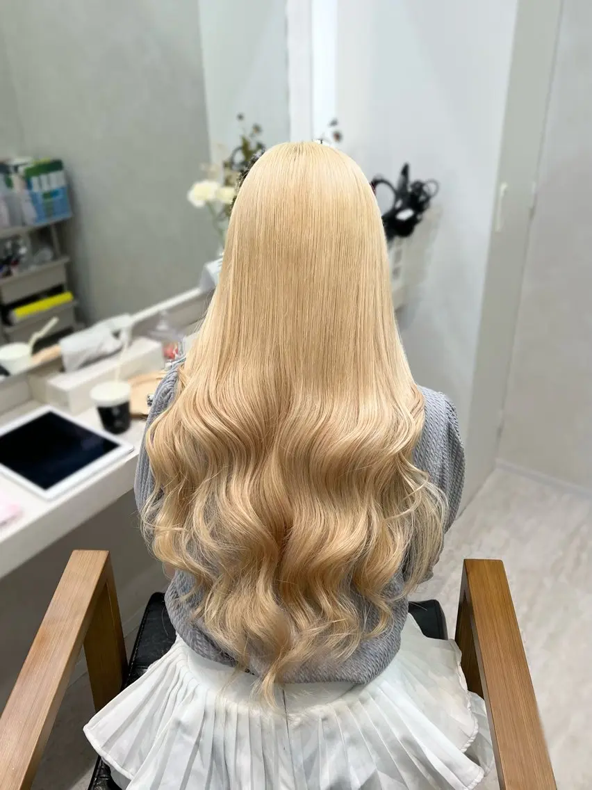 ロング カラー ブリーチ 抜きっぱなしブロンド ブロンド 菅村 緋莉🎀ガーリーヘアのヘアスタイル