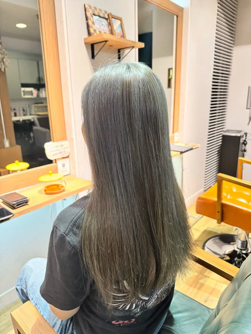 ロング カラー ブリーチ ブラウンカラー ヘアカラー トリートメント ツキダテ ユイのヘアスタイル