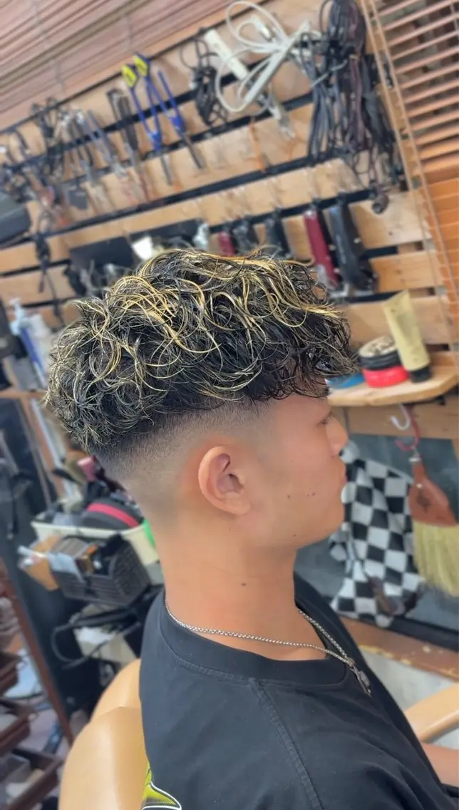 ミディアム カラー パーマ 💈メンズカット 💈とーごのヘアスタイル