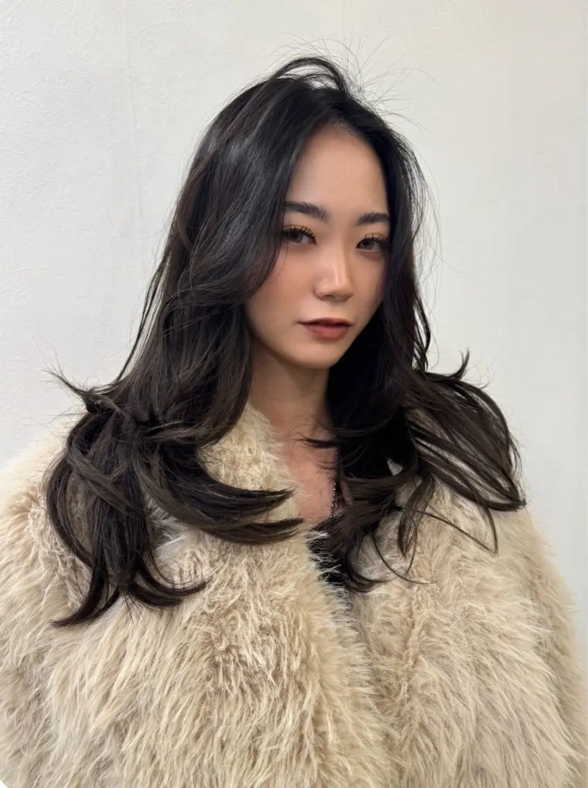 ロング レイヤーカット 🎀海外ヘア/表参道 Satone🎀のヘアスタイル