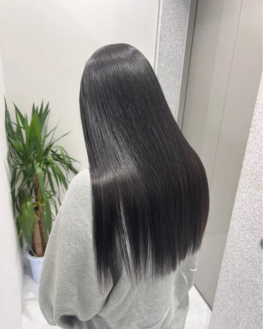 セミロング カラー ヘアアレンジ 🫧モテる💗ダメー ジレスハイトーン🫧のヘアスタイル