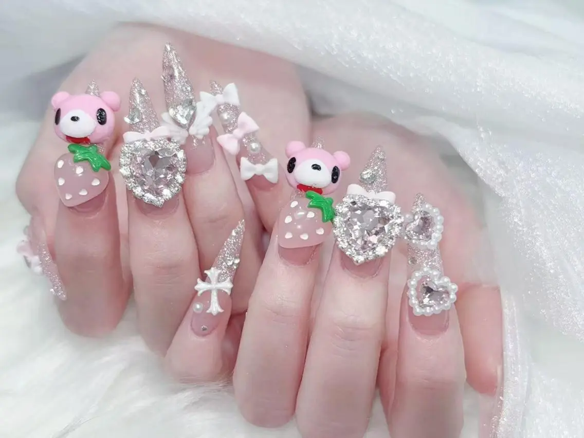 ネイル 長さ出し キラキラネイル 韓国ネイル ロングネイル マグネットネイル ハンドネイル ハンドケア 🎀Reina🎀 長さ出し新宿のネイルデザイン