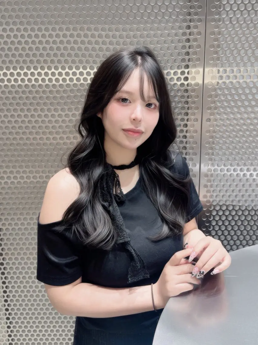 ロング カラー パーマ ヘアアレンジ 葵 本番韓国美容師 レイヤーカットのヘアスタイル