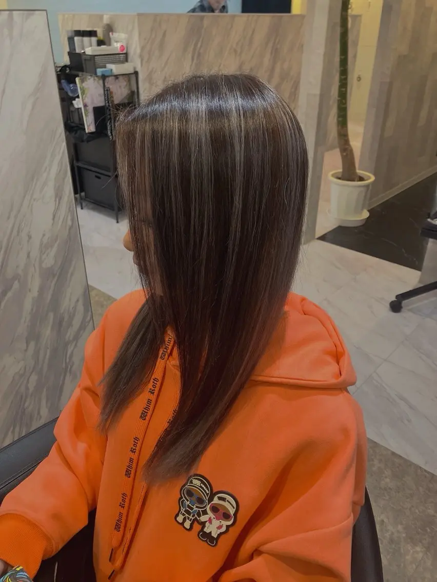セミロング レイヤーカット SEA BELLE YASUのヘアスタイル