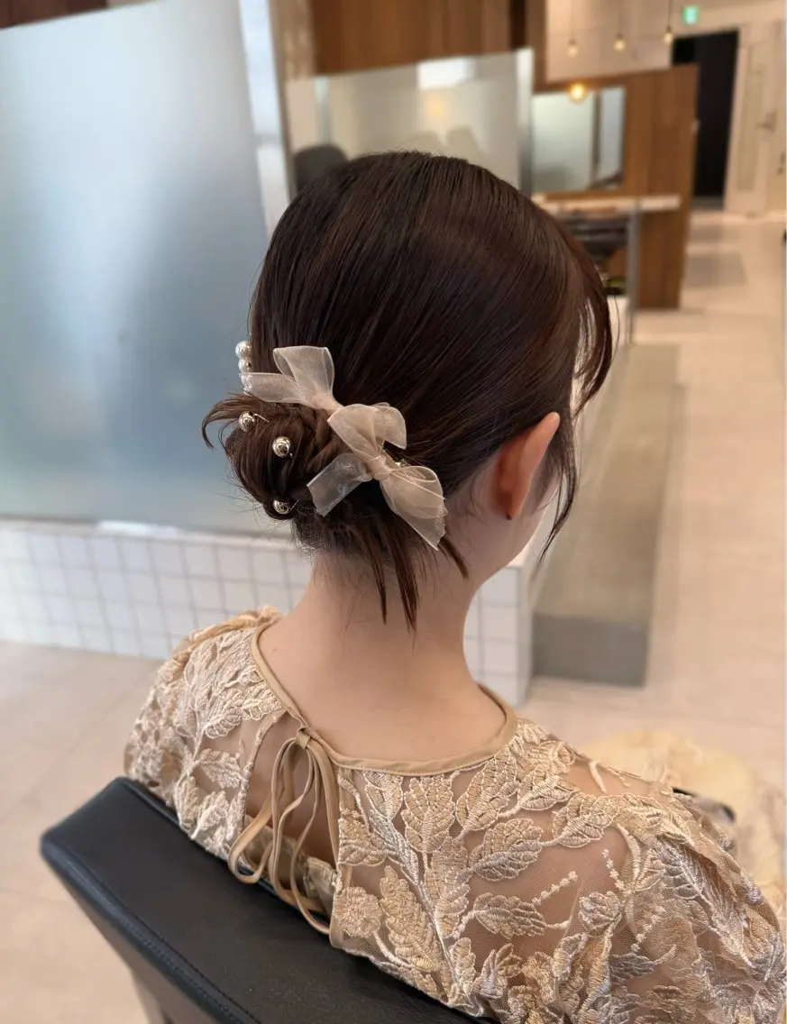 セミロング ヘアアレンジ 髪飾り ヘアセット 縮毛矯正+モテカラー 🎀✨MIHOのヘアスタイル
