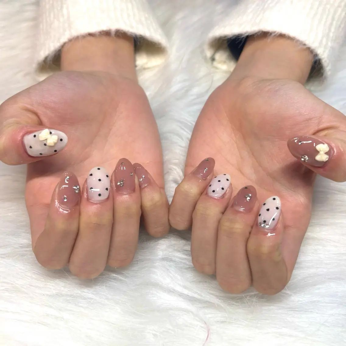 ネイル ドット ハンドネイル HANA ソブエのネイルデザイン