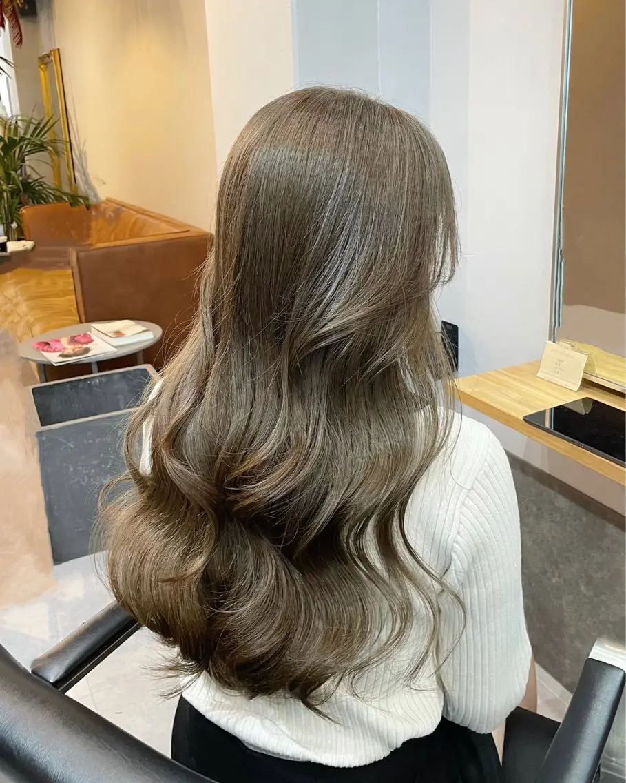 ロング カラー ミルクティーベージュ ❤︎レイヤー　MIAのヘアスタイル