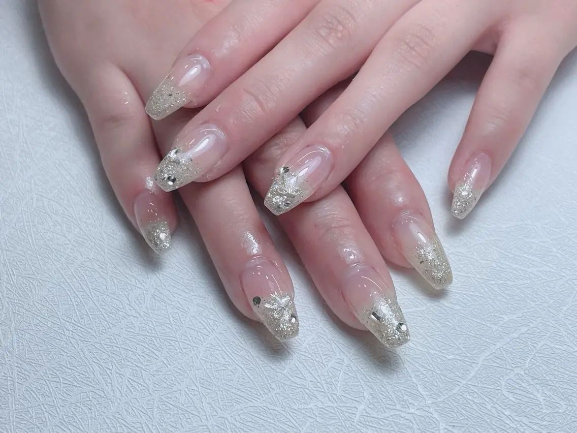 ネイル アートネイル 長さ出し フレンチネイル ジェルネイル ガーリー ハンドネイル 中野駅から2分 MEO NAILのネイルデザイン