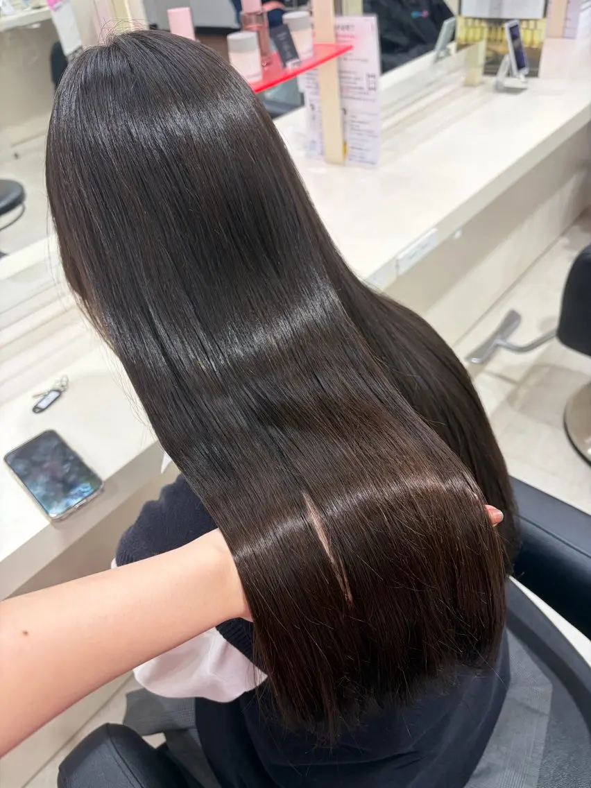セミロング カラー ヘアアレンジ トリートメント 🌈くれは🎨デザイ ン🌟ダメージレスのヘアスタイル