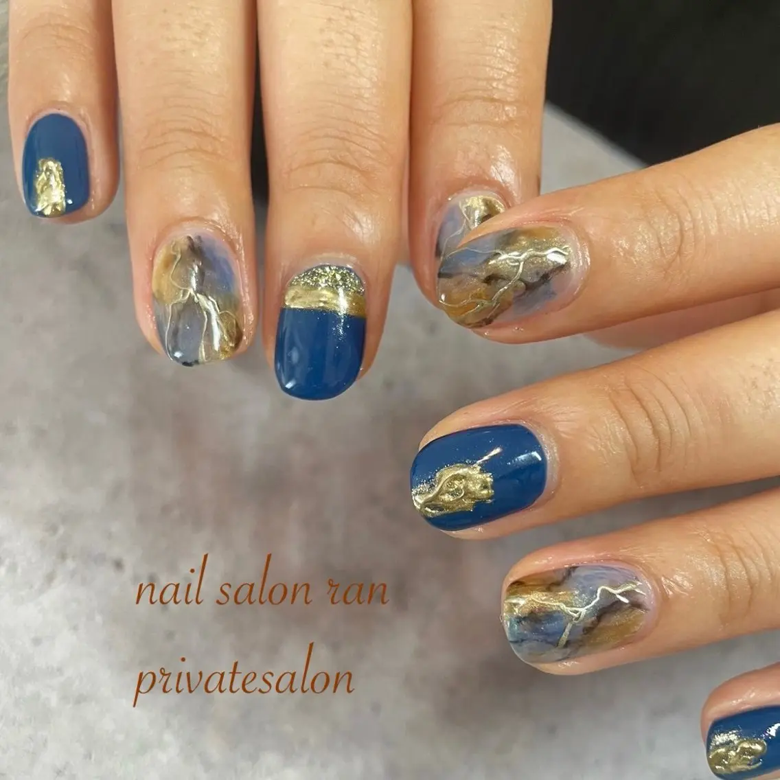 ネイル アートネイル マグネットネイル ミラーネイル ネイビー ハンドネイル ハンドケア nailsalon ranのネイルデザイン