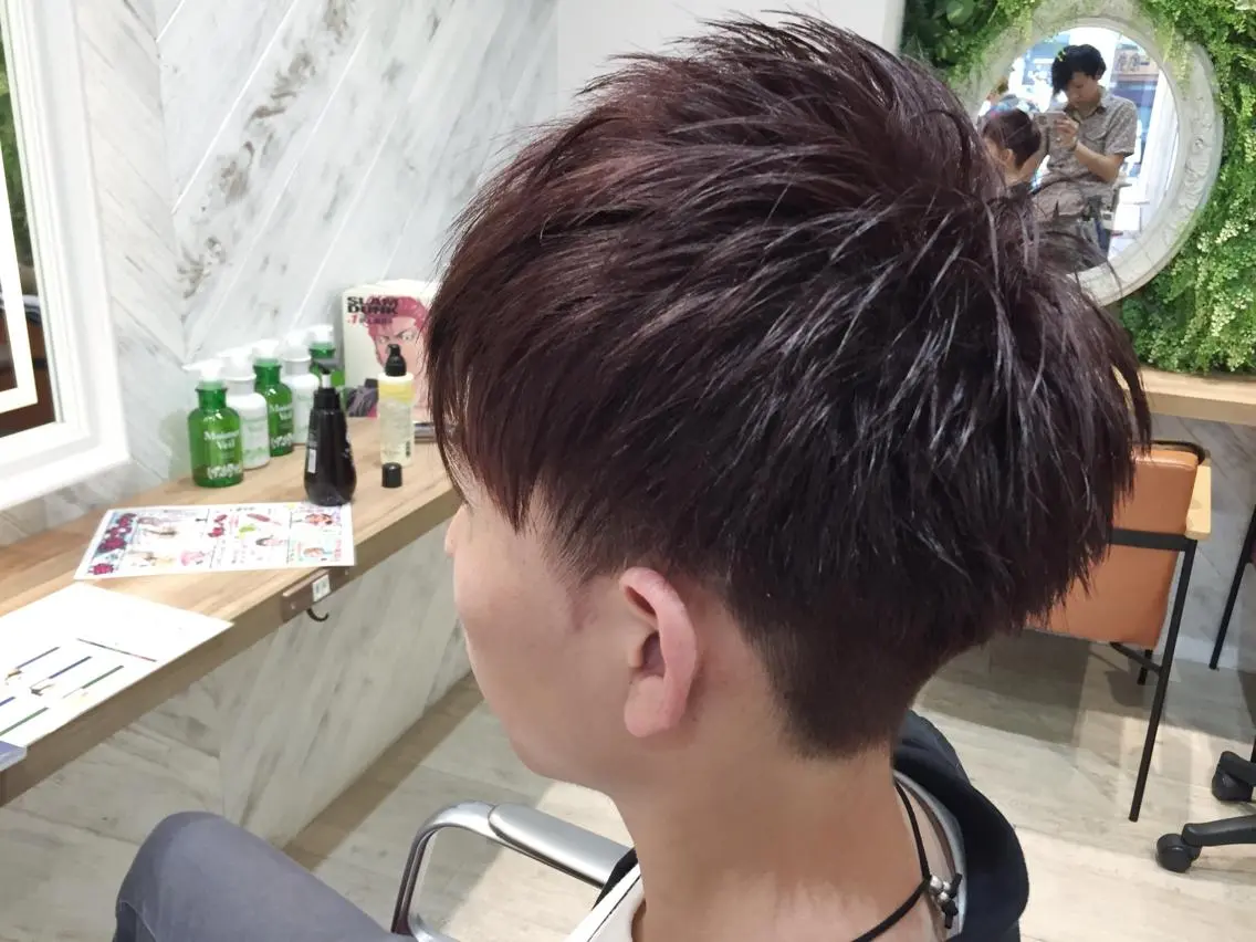 ショート カラー メンズ メンズブリーチ アッシュ ブリーチ ブリーチなしカラー ピンクカラー 吉岡 三四朗のヘアスタイル