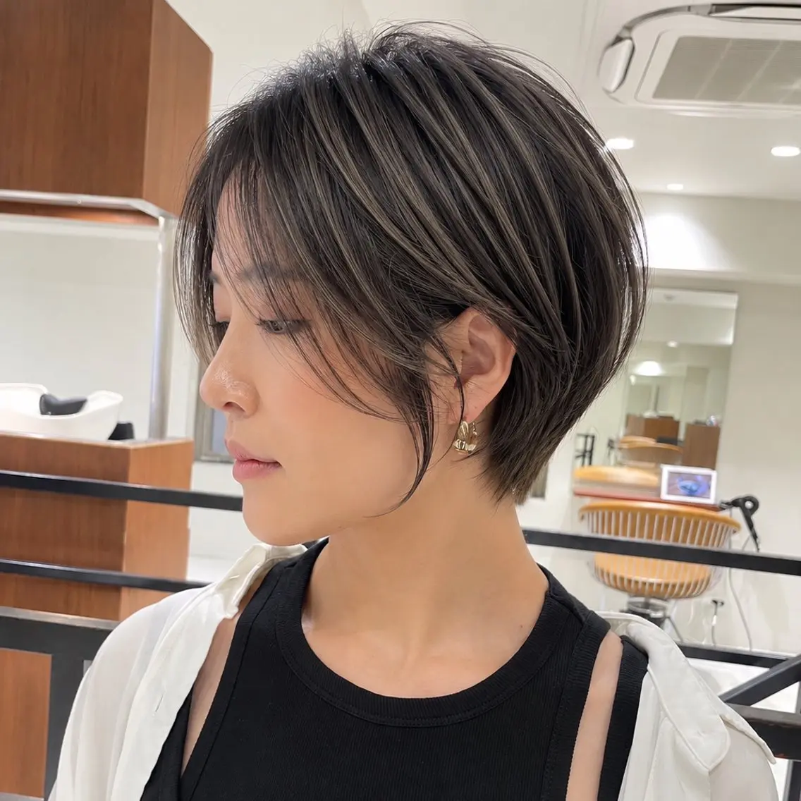 ショート レイヤーカット ハッシュレイヤー特化のヘアスタイル