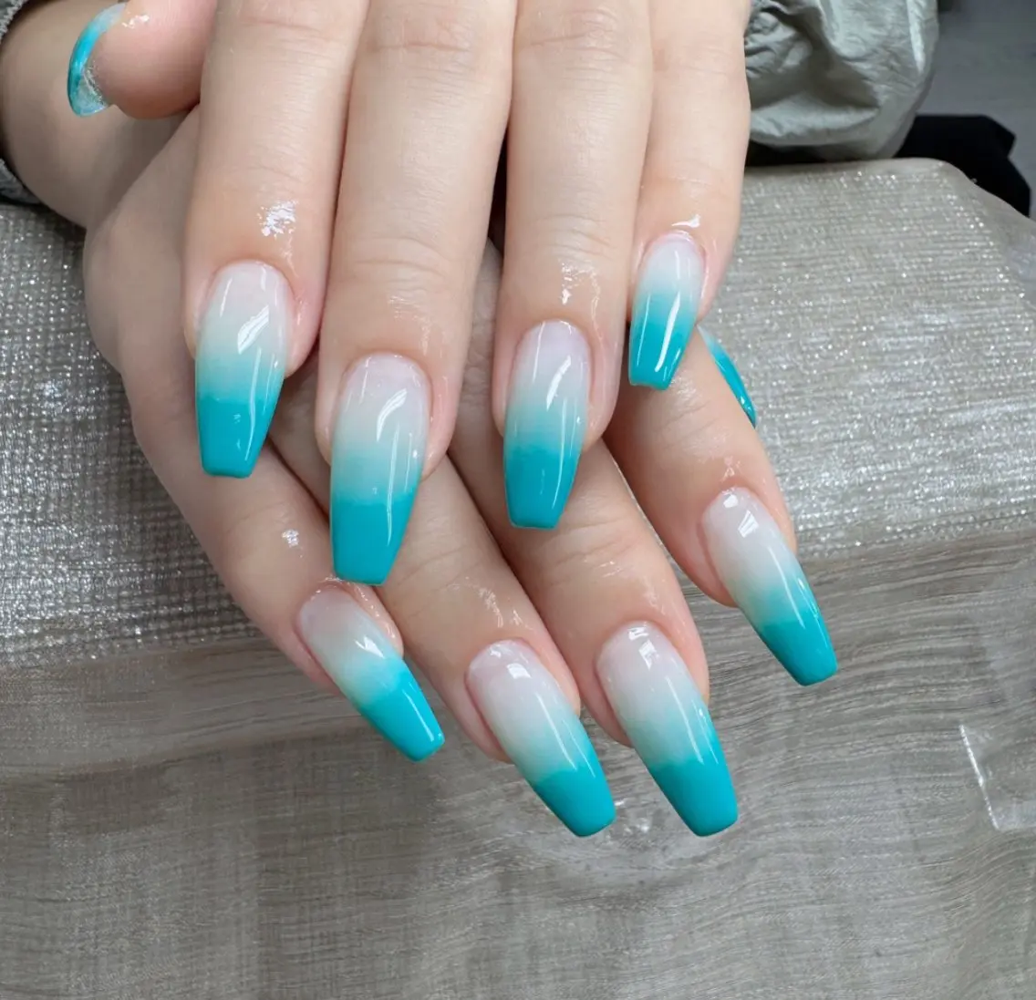 ネイル フレンチネイル ジェルネイル ガラスフレンチ ハロウィン ハート H.baby Nail Salonのネイルデザイン