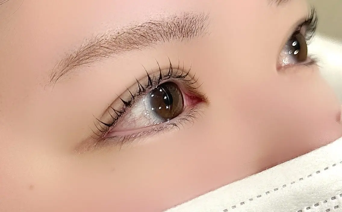 マツエク・マツパ マツパ une FEMINの眉毛・アイブロウイメージ