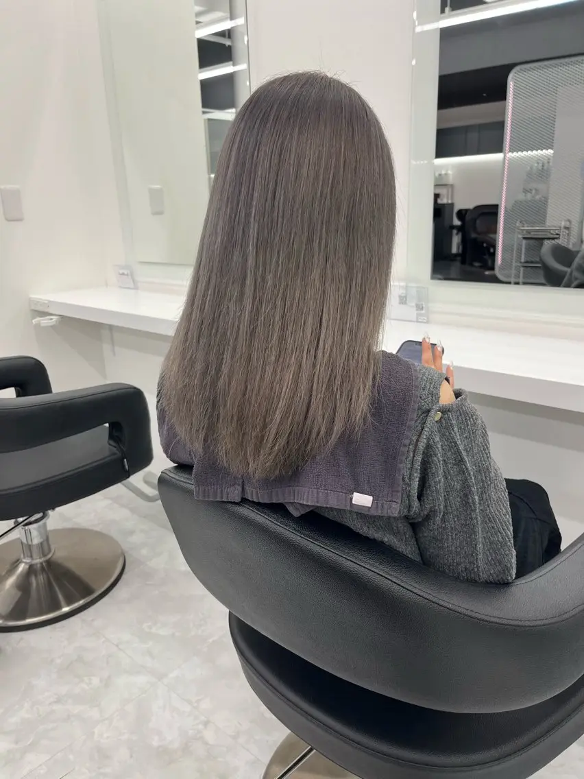 ロング カラー グレージュ ミルクティーグレージュ ヘアカラー 💖トレンド春夏 カラー💖FUTAのヘアスタイル