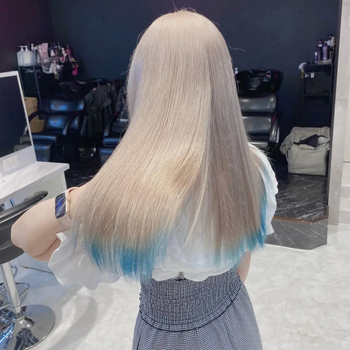 ロング カラー パーマ ヘアアレンジ メンズ キッズ ネイル マツエク・マツパ アイブロウ 🎀ハイトーンNo .1🩵NaGiSaのヘアスタイル