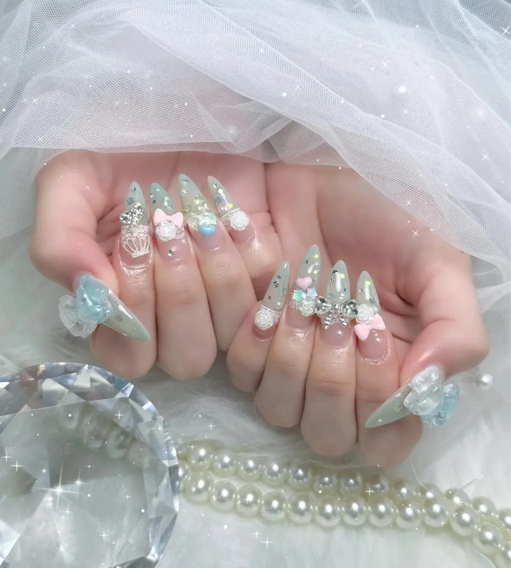ネイル アートネイル フラワーネイル ジェルネイル キラキラネイル 韓国ネイル ハンドネイル Nova Nailのネイルデザイン