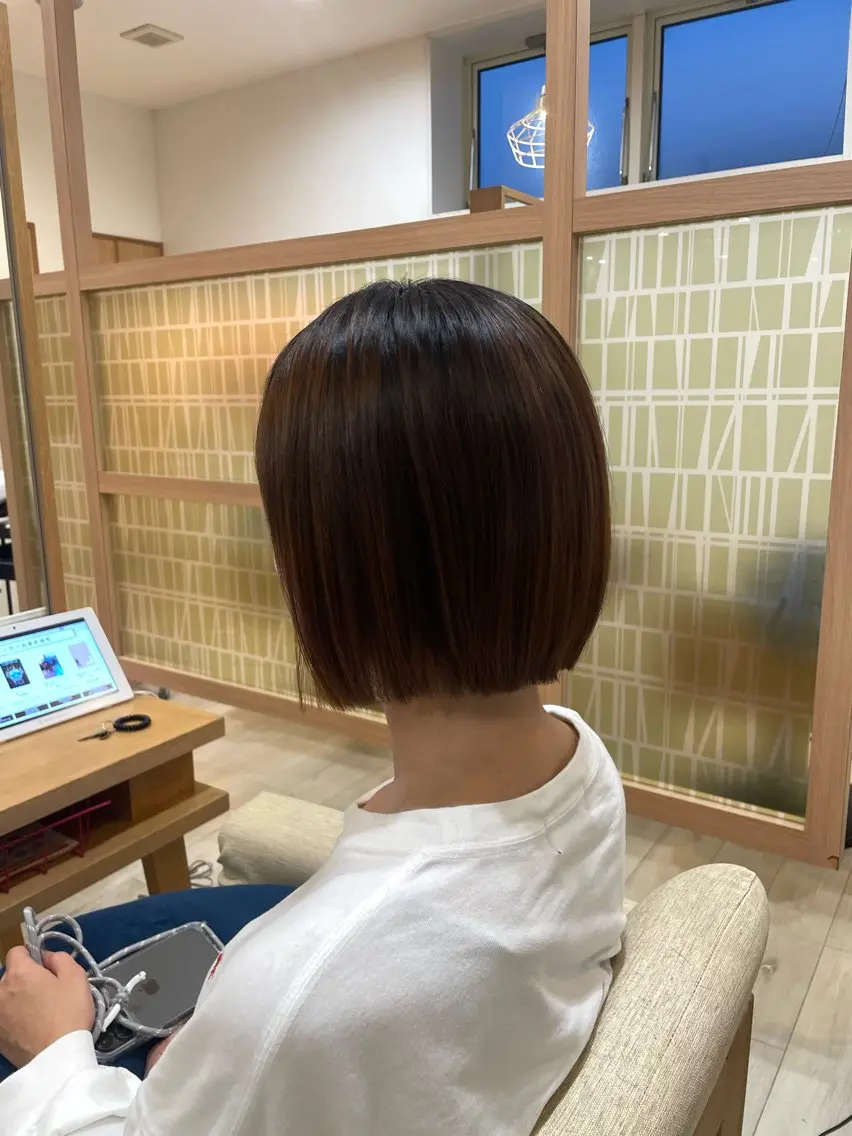 ショート ボブ être 加藤 悠花のヘアスタイル
