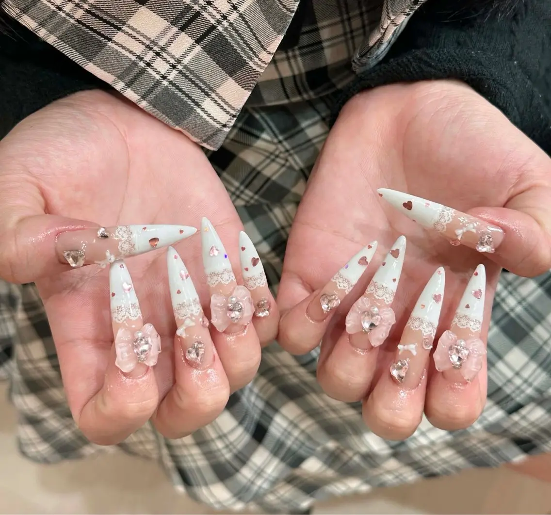 ネイル チークネイル 桜ネイル ドット フレンチネイル グラデーション ハンドネイル ハンドケア Nihonthy Nail 新宿のネイルデザイン