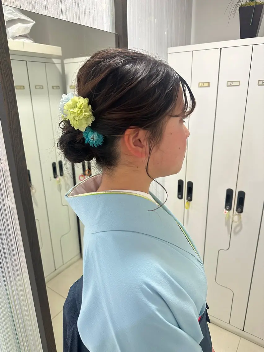 ヘアアレンジ 木曜日空きあり‼️ 艶々カラー🩷のヘアスタイル