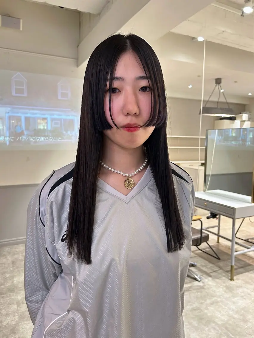 ロング デザインカット 薄暮 マツイ　レンのヘアスタイル