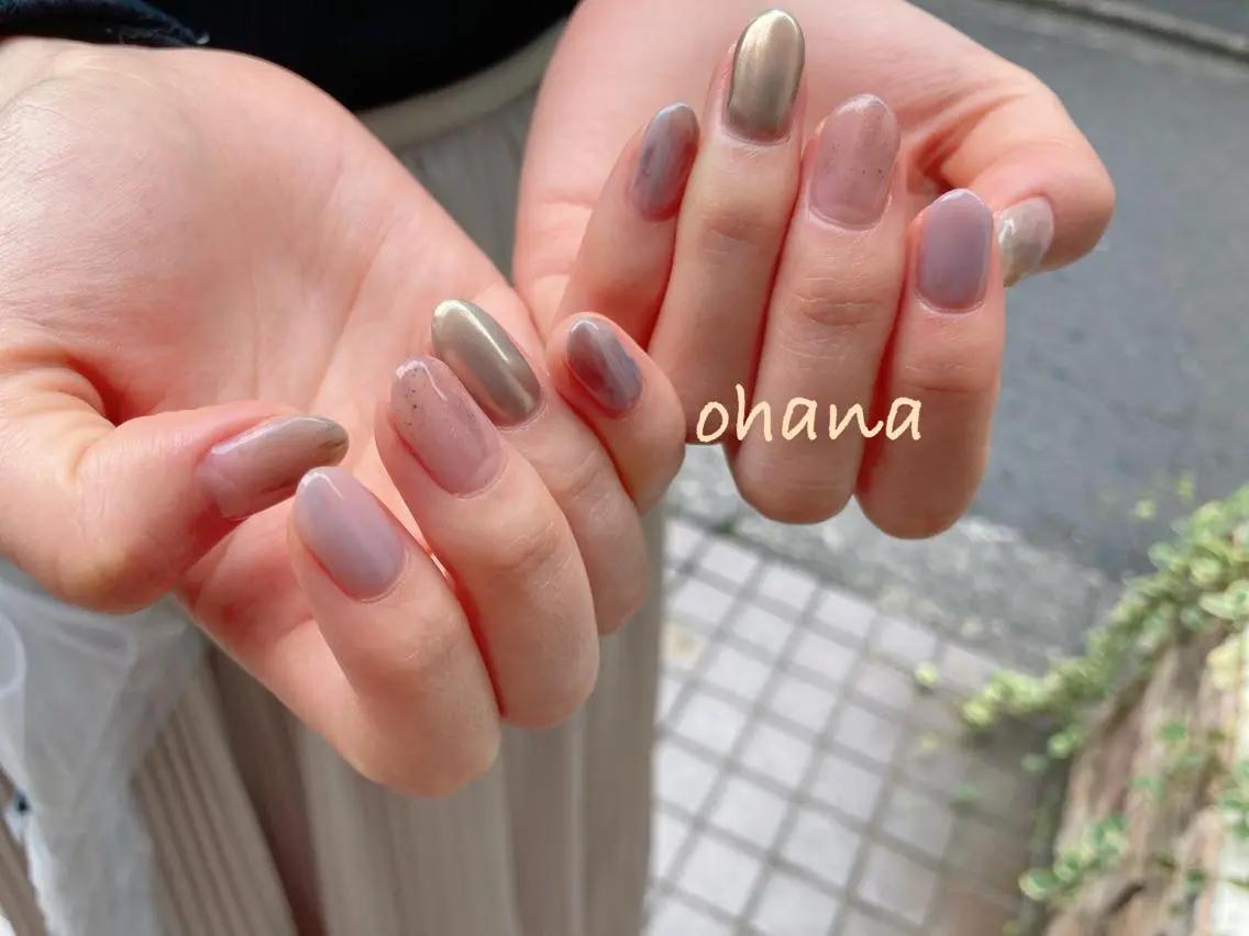 ネイル オーロラネイル べっ甲ネイル ボルドー 長さ出し フットネイル nailroom OHANA🌴のネイルデザイン