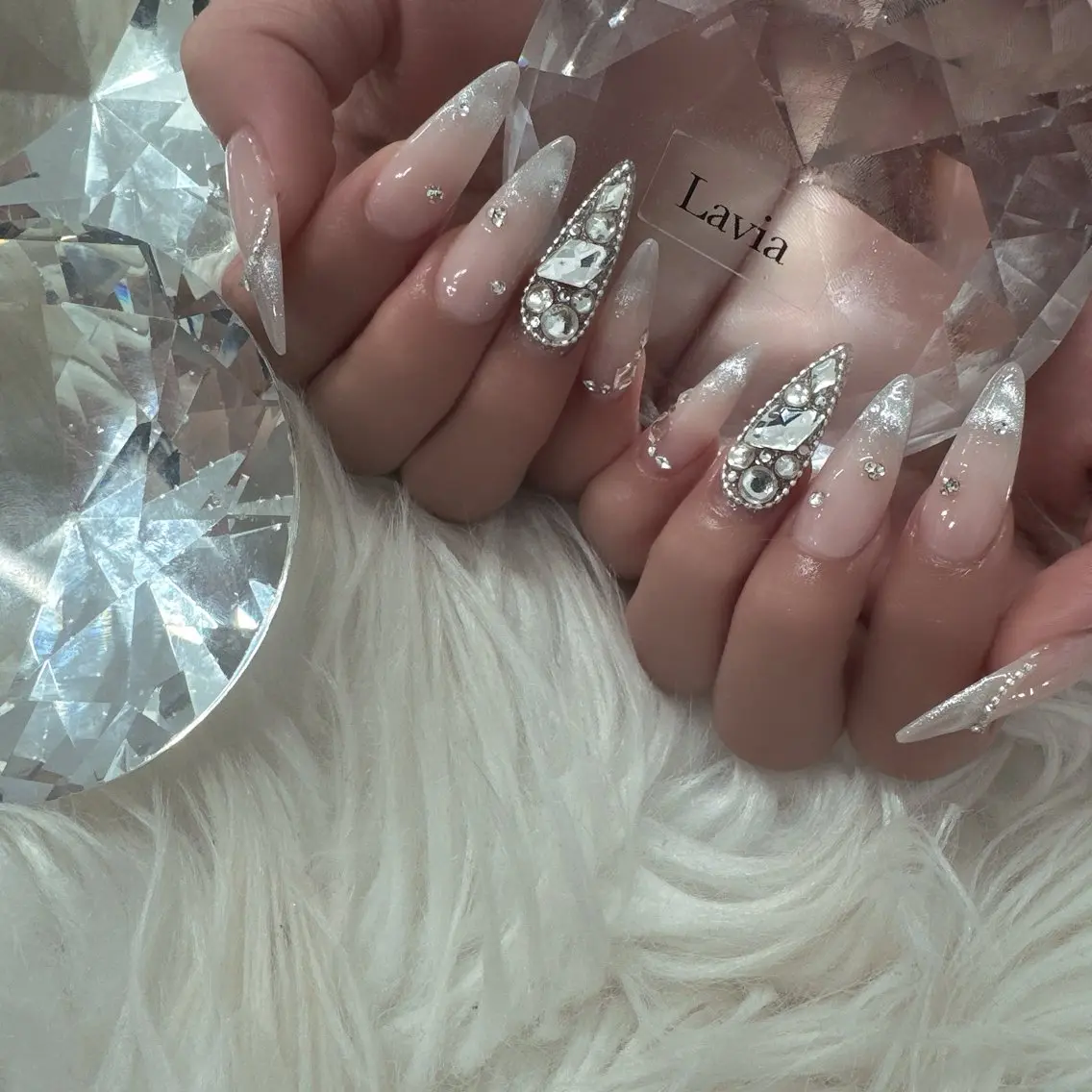 ネイル lavia🖤 ayumiのネイルデザイン