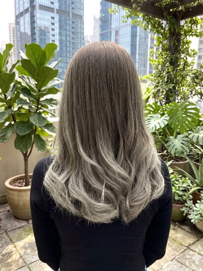 〔ブリーチデザインカラー🌟(グラデーション、インナーカラーなど)🌿〕ケアブリーチ&デザインカラー&ナノスチームTrの写真