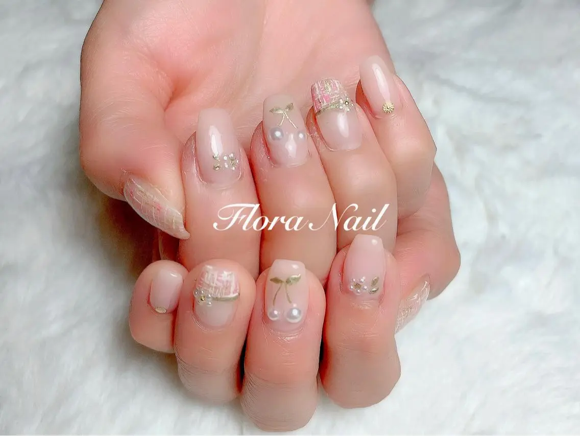 ネイル 冬ネイル Flora Nail 【フローラ ネイル】のネイルデザイン
