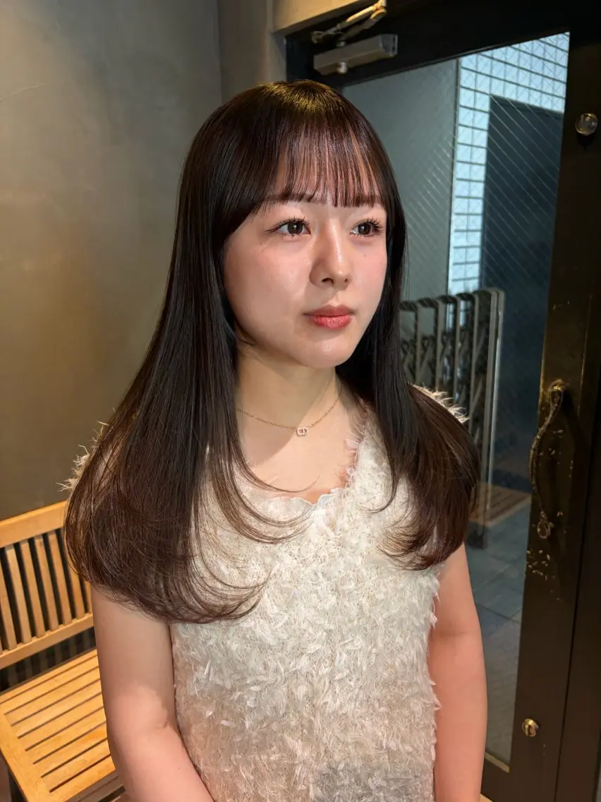 セミロング カット ヘアカラー 山本 夏樹のヘアスタイル