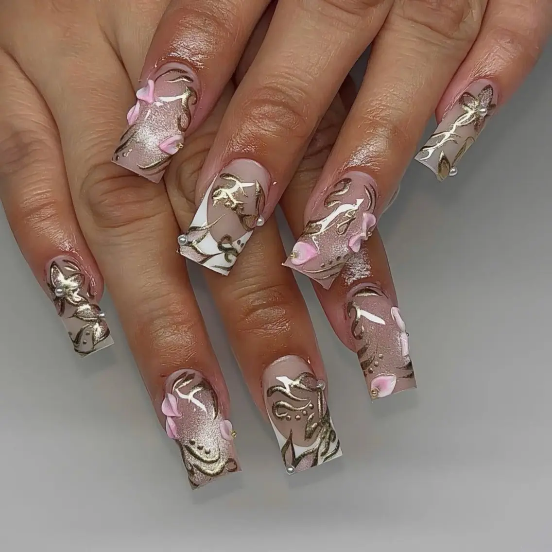 ネイル フラワーネイル ジェルネイル ゴールド ゴージャス 韓国ネイル ハンドネイル Umee Nailのネイルデザイン