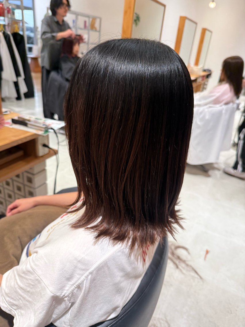 ミディアム 切りっぱなしボブ ボブ カット ヘアカラー 花田 梨佳のヘアスタイル